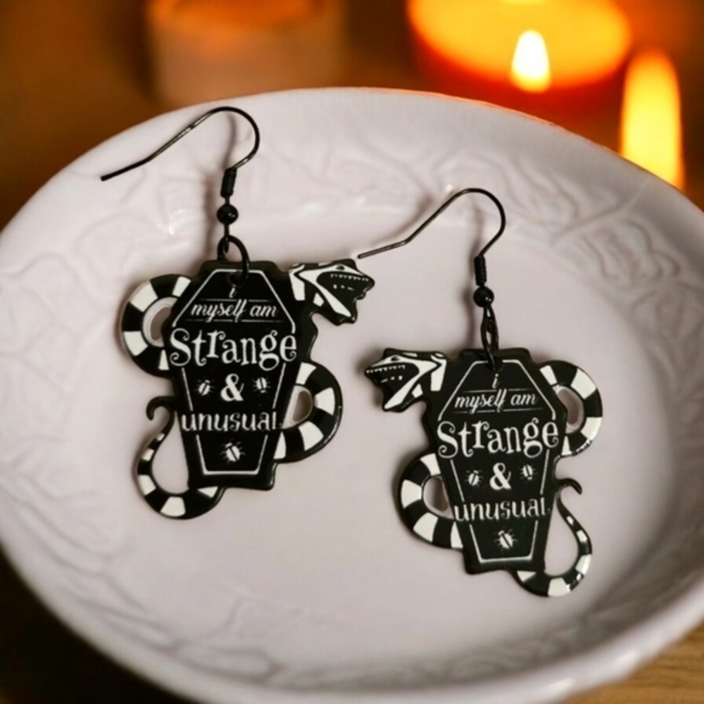 Beetlejuice I Myself Am Strange & Unusual Halloween NEW Black‎ Fashion Earrings